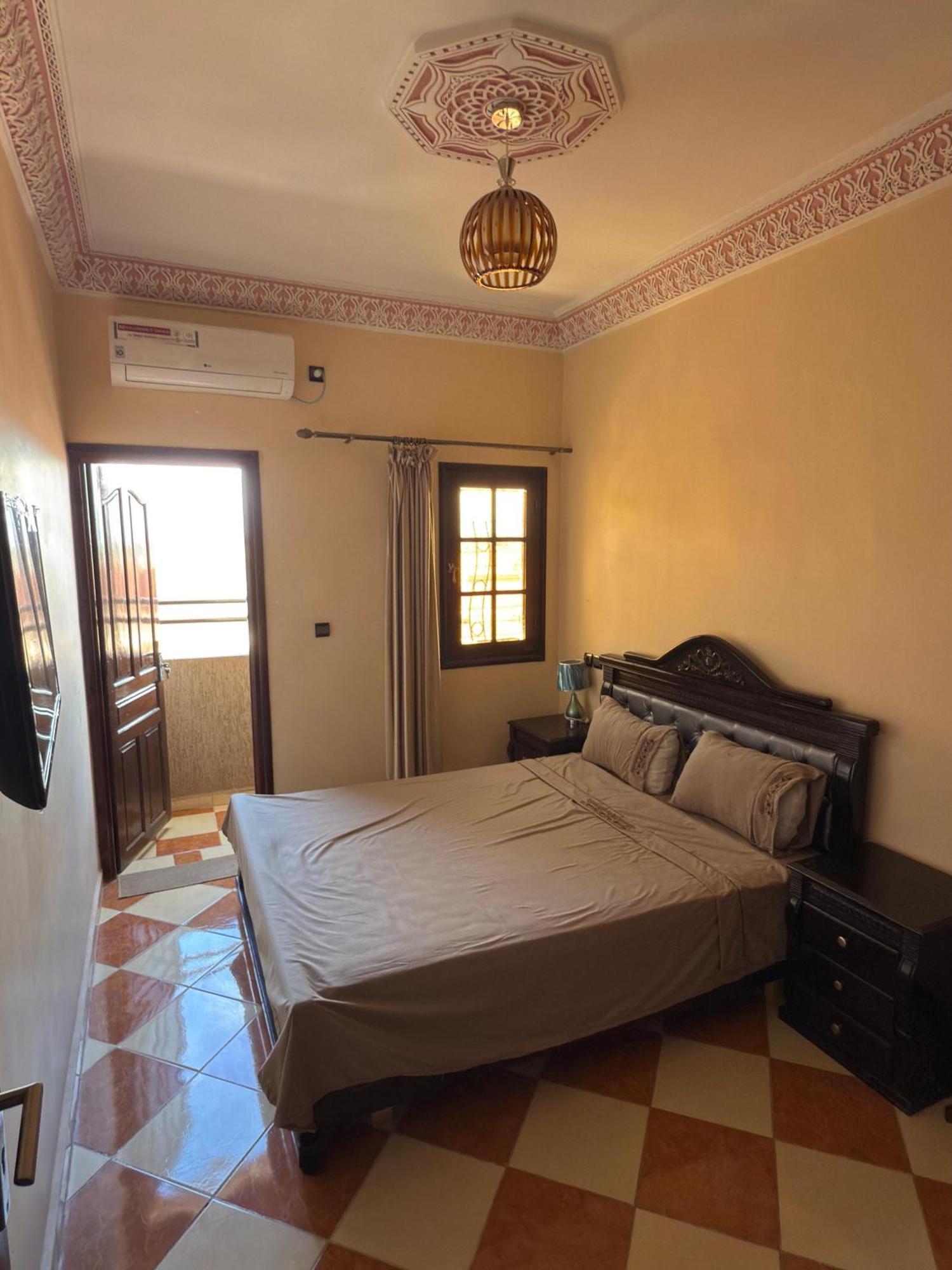 Résidence dikre Uarzazate Habitación foto